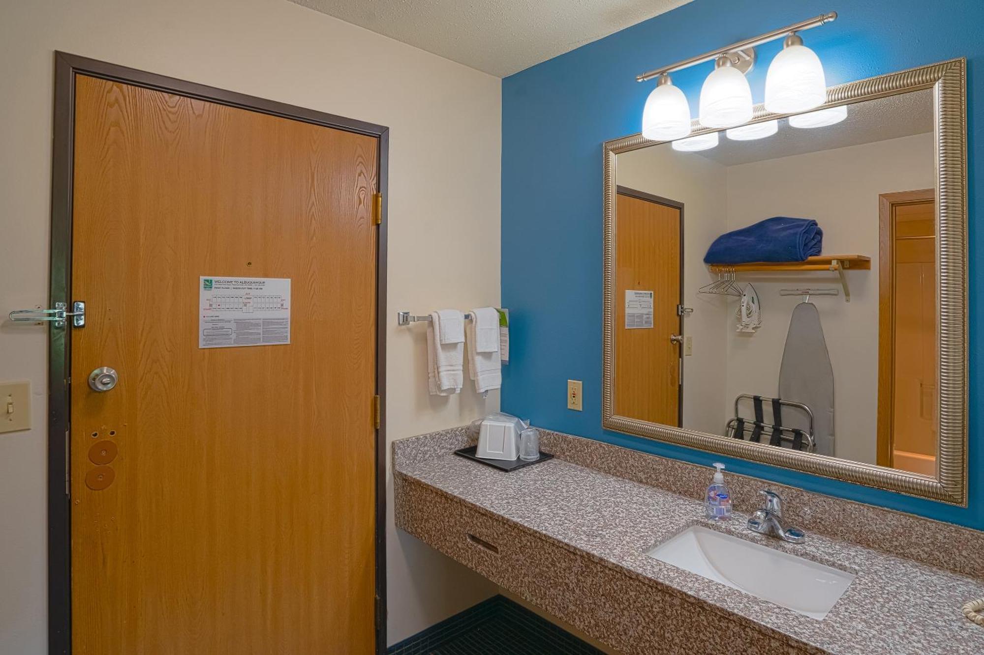 Oyo Hotel Redwood Falls Near Jackpot Casino 外观 照片