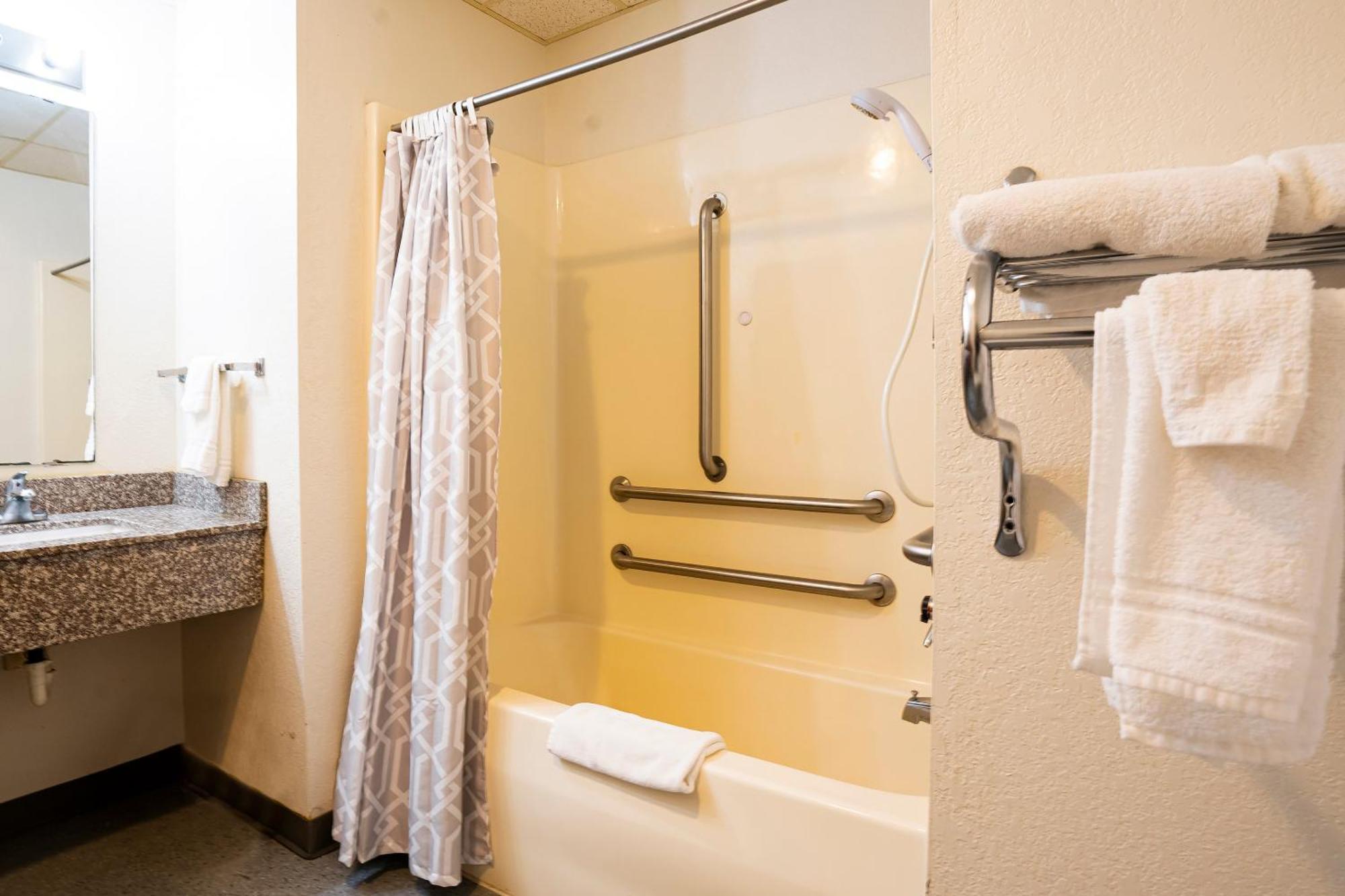 Oyo Hotel Redwood Falls Near Jackpot Casino 外观 照片