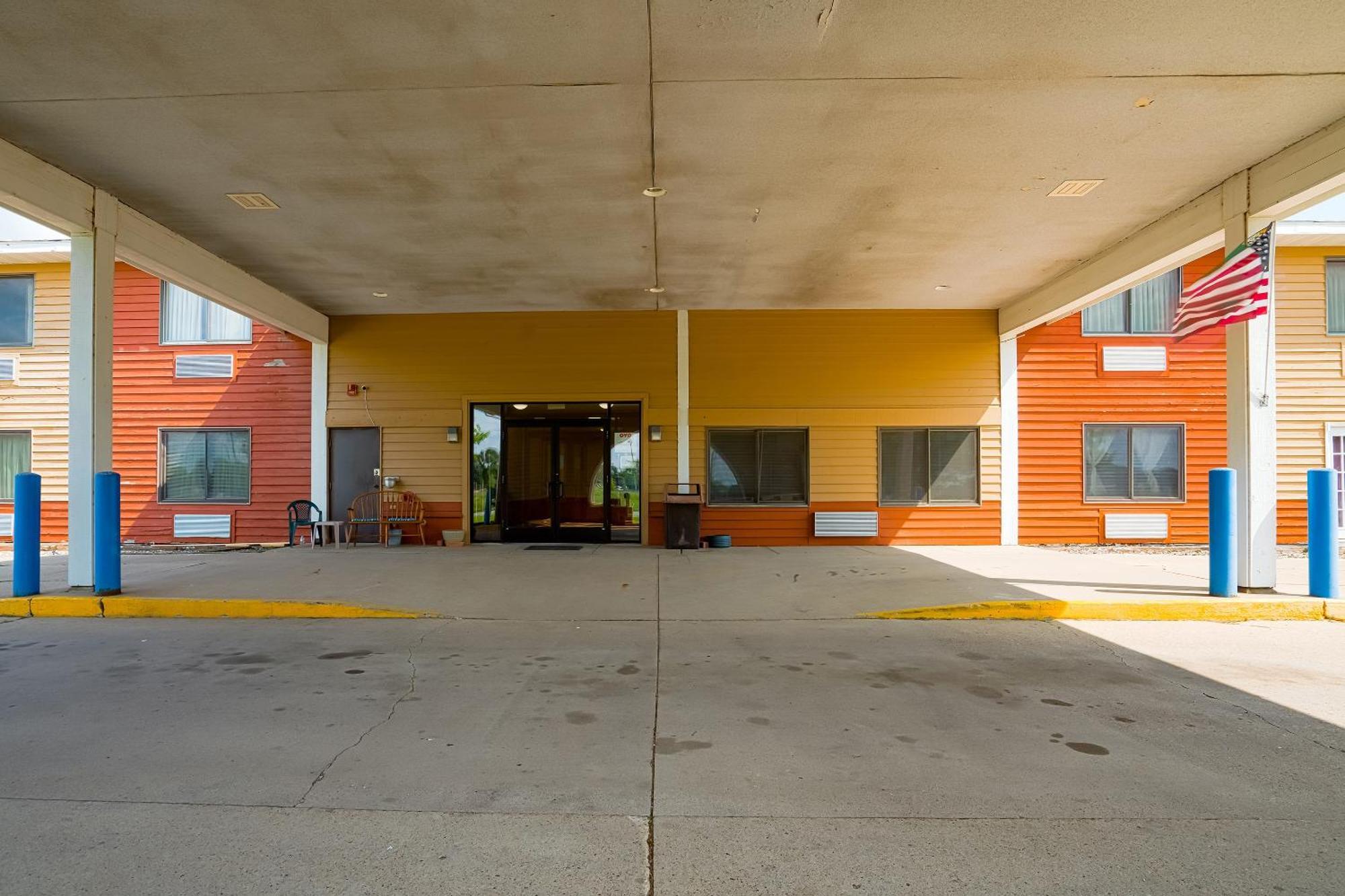 Oyo Hotel Redwood Falls Near Jackpot Casino 外观 照片