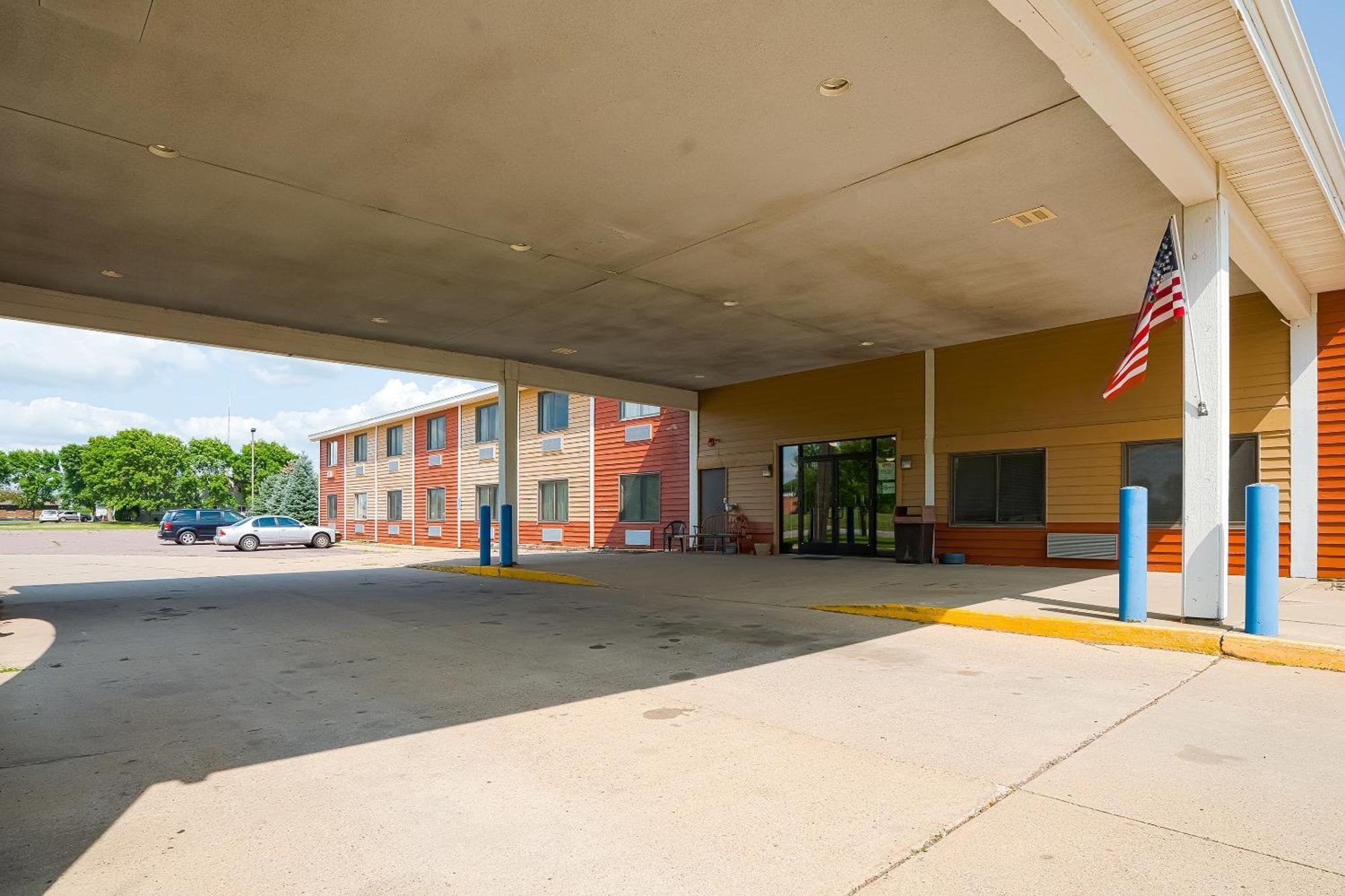 Oyo Hotel Redwood Falls Near Jackpot Casino 外观 照片